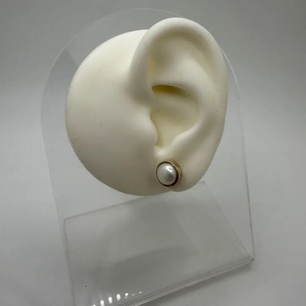 Sterling Silver, 7mm‎ genuine pearl stud earrings!